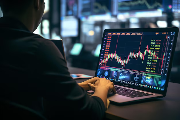 How to Effectively Use Fibonacci Retracement with Triangle Patterns